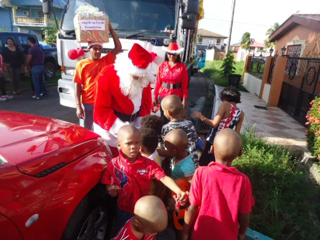 Photograph 58 from Christmas Motorcade 2014