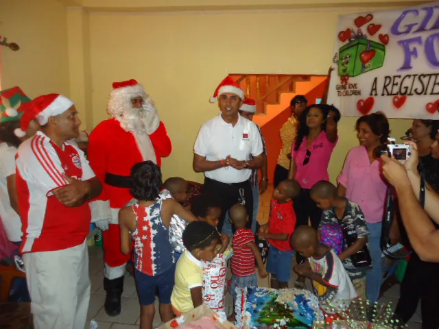 Photograph 67 from Christmas Motorcade 2014