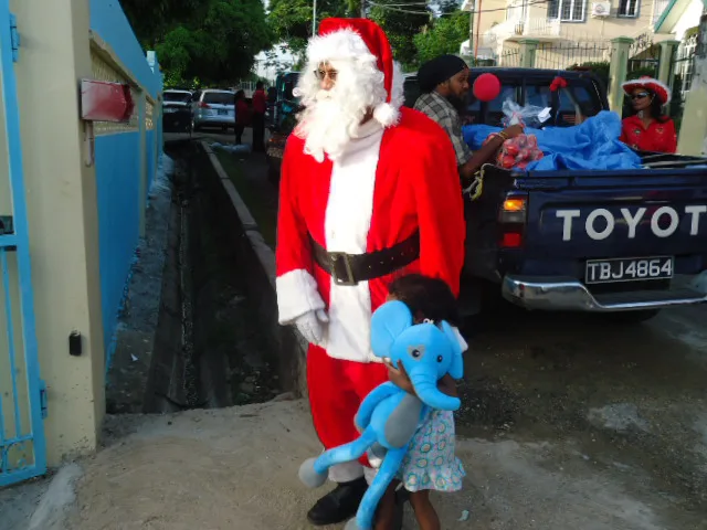 Photograph 74 from Christmas Motorcade 2014