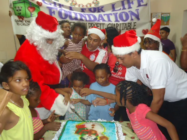 Photograph 79 from Christmas Motorcade 2014