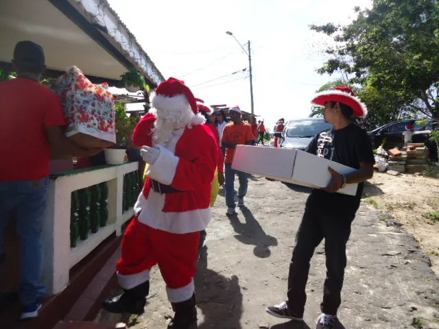 Photograph 36 from Christmas Motorcade 2014