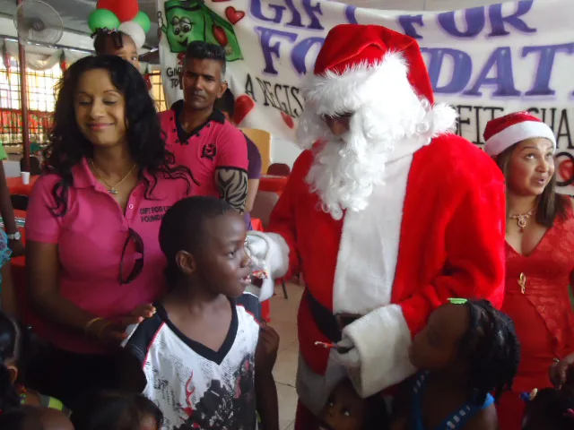 Photograph 1 from Christmas Motorcade 2014
