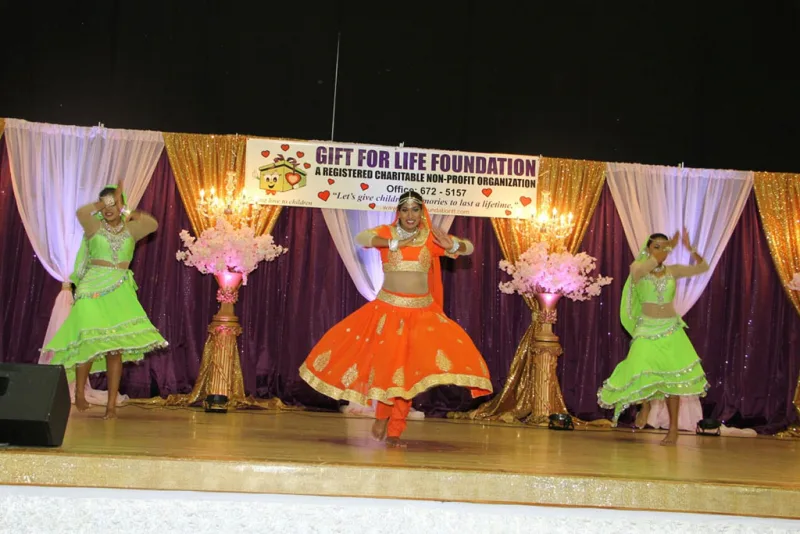 Photograph 10 from Gift For Life Foundation Takes The Children To Stage