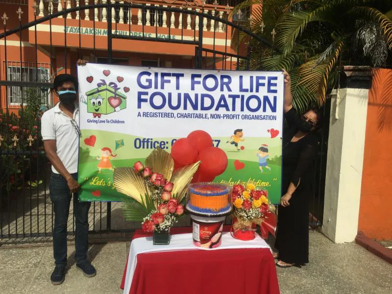 Photograph 6 from Gift for Life Foundation Spreads Love On Mother’s Day 2022!